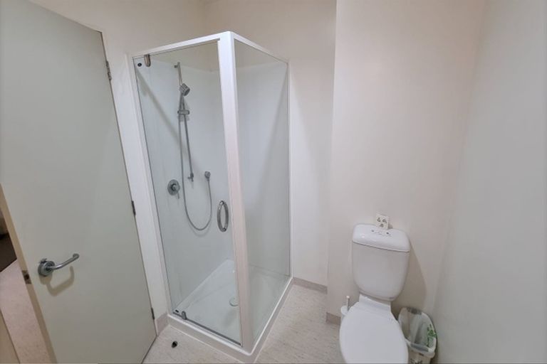 Photo of property in Terrace Heights Apartments, 2/163p The Terrace, Wellington Central, Wellington, 6011