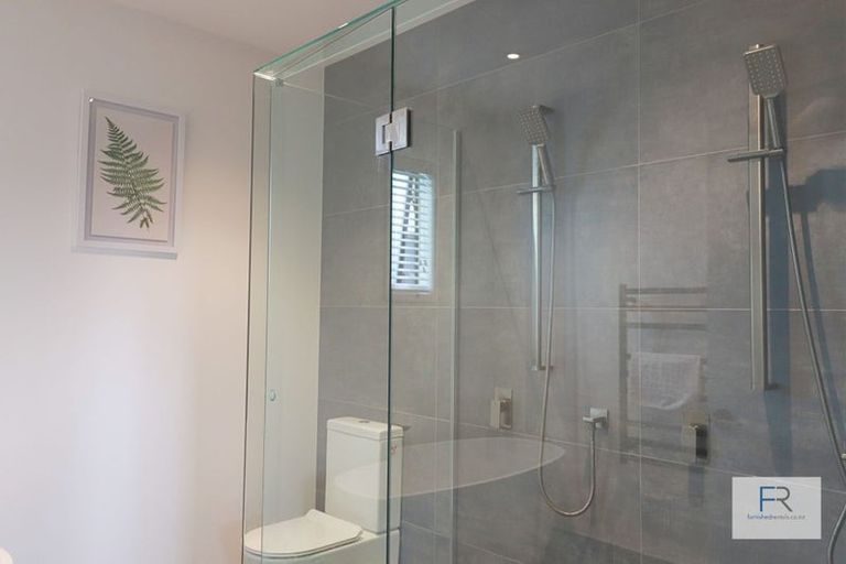 Photo of property in 4 Tapuwae Way, Mangere Bridge, Auckland, 2022