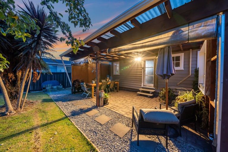 Photo of property in 18 Akron Grove, Totara Park, Upper Hutt, 5018