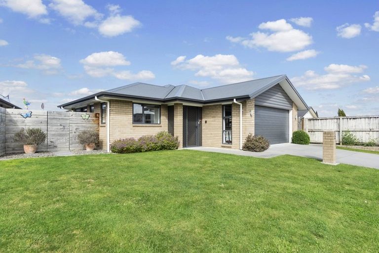 Photo of property in 18 Shrule Place, Huntington, Hamilton, 3210