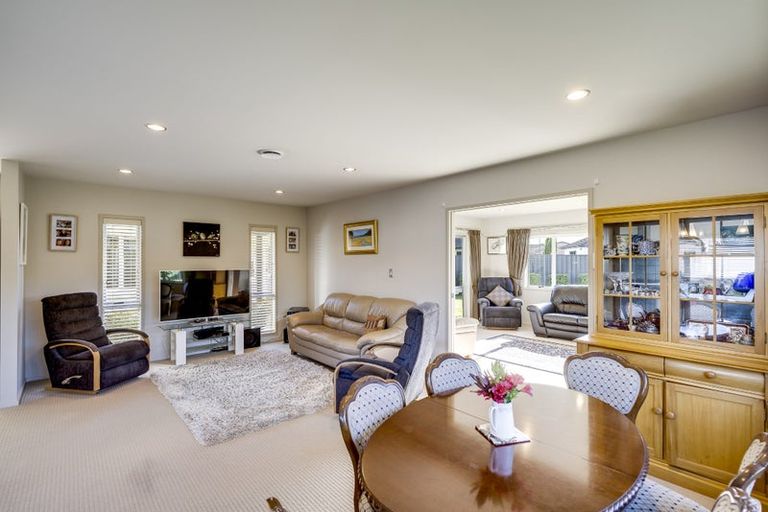 Photo of property in 10 Milford Place, Poraiti, Napier, 4112