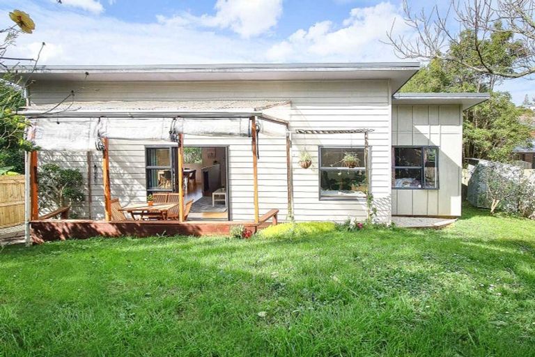 Photo of property in 49a Flaxdale Street, Birkdale, Auckland, 0626