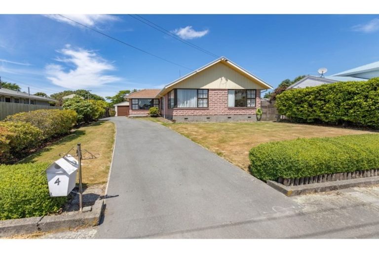 Photo of property in 4 Fenhall Street, Russley, Christchurch, 8042