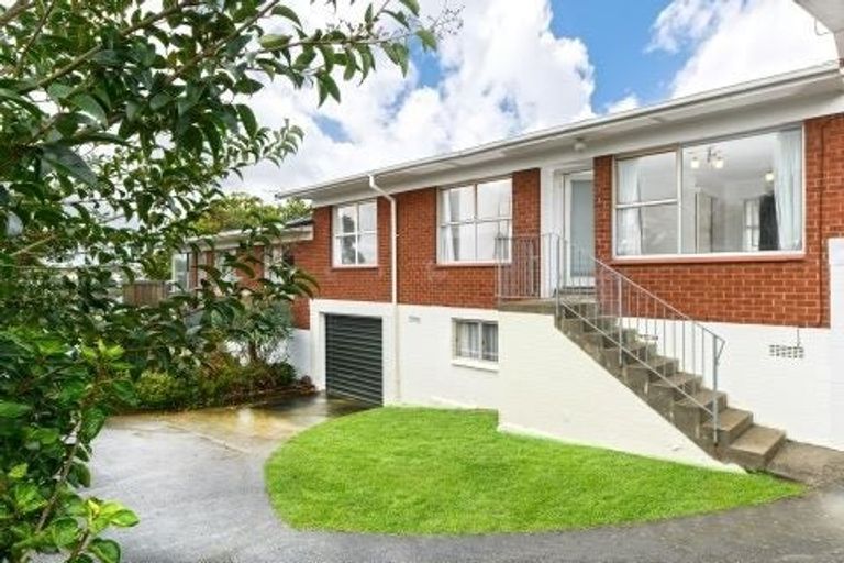 Photo of property in 2/17 Quebec Road, Milford, Auckland, 0620