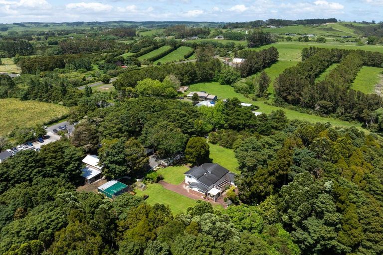 Photo of property in 1174 Kahikatea Flat Road, Waitoki, Kaukapakapa, 0871
