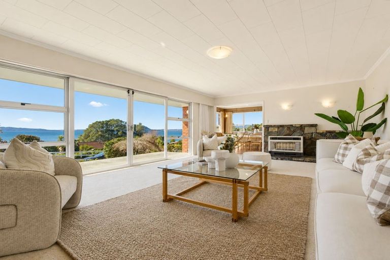 Photo of property in 8 Manahi Avenue, Kawaha Point, Rotorua, 3010