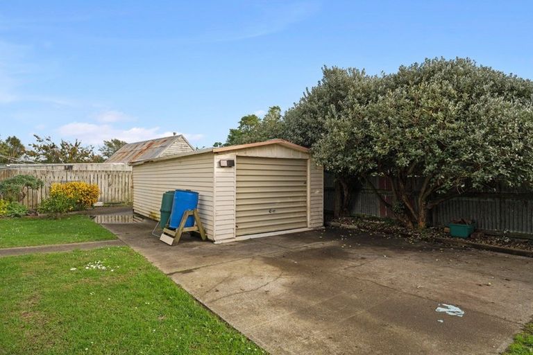 Photo of property in 35 Kiharoa Street, Otaki Beach, Otaki, 5512