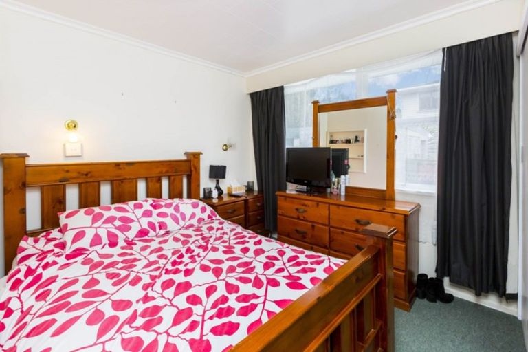 Photo of property in 1/1 Heretaunga Square, Silverstream, Upper Hutt, 5019