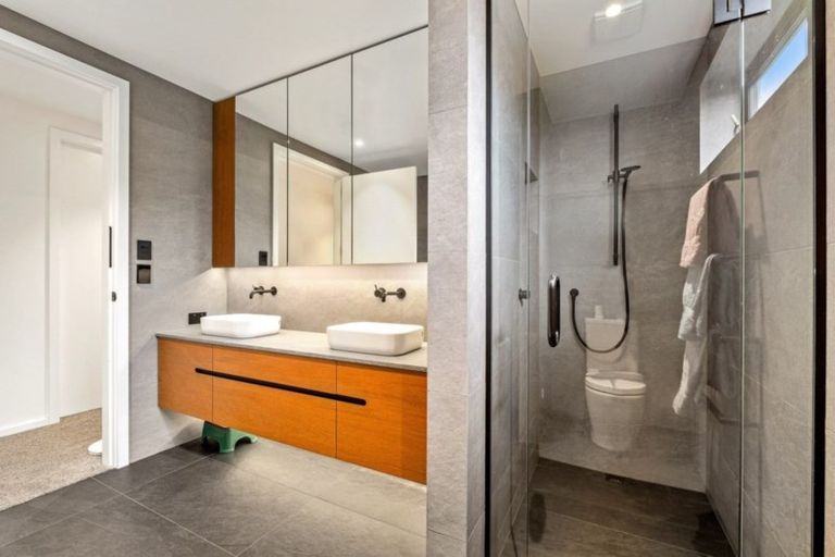 Photo of property in 49 Kirimoko Crescent, Wanaka, 9305