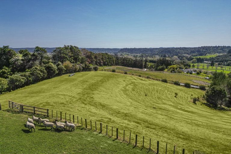 Photo of property in 112b Mahoenui Valley Road, Coatesville, 0793