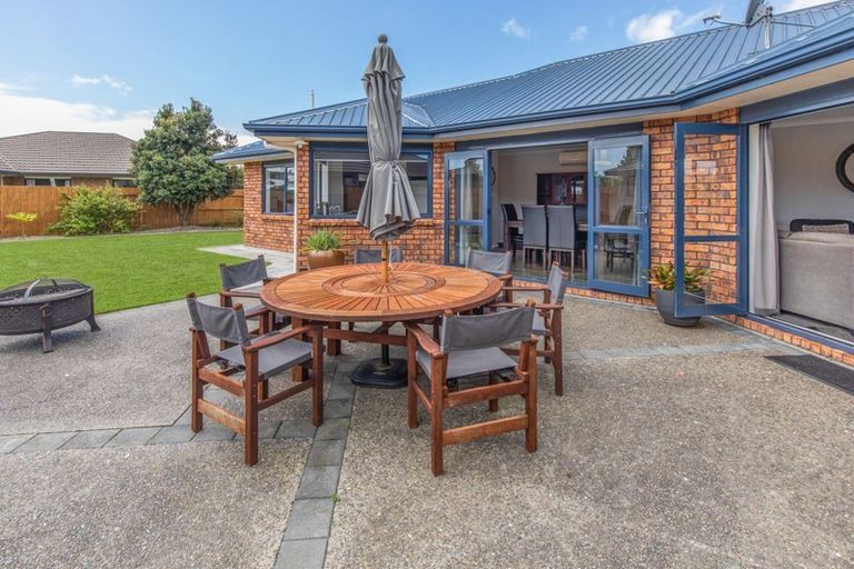 Photo of property in 5 Meridian Grove, Kelvin Grove, Palmerston North, 4414