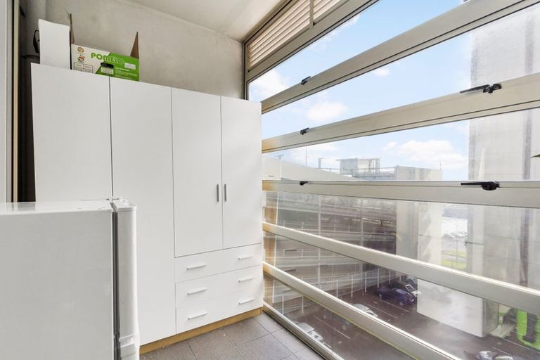 Photo of property in Proximity Apartments, 402/17 Osterley Way, Manukau, Auckland, 2104