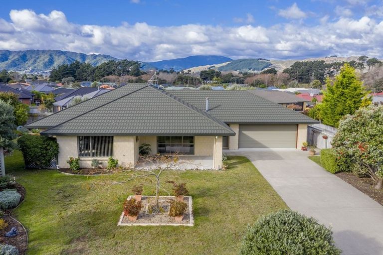 Photo of property in 23 Leanne Way, Waikanae Beach, Waikanae, 5036