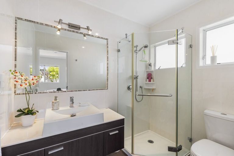 Photo of property in 100 Bramley Drive, Farm Cove, Auckland, 2012