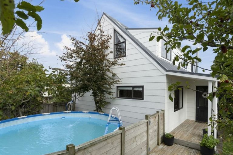 Photo of property in 18 Pelorus Street, Welcome Bay, Tauranga, 3112