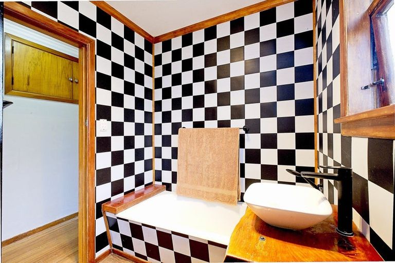 Photo of property in 303 High Street, Eltham, 4322