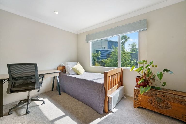 Photo of property in 9 Paremata Drive, Paremata, Porirua, 5024