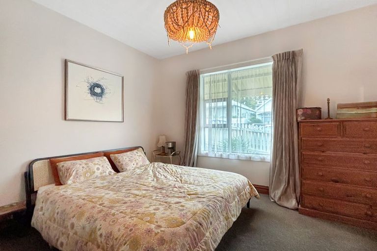 Photo of property in 51 Oxford Street, Lyttelton, 8082