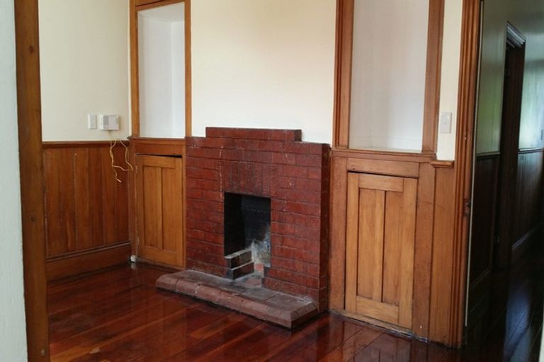 Photo of property in 5 Brown Street, Mount Cook, Wellington, 6021