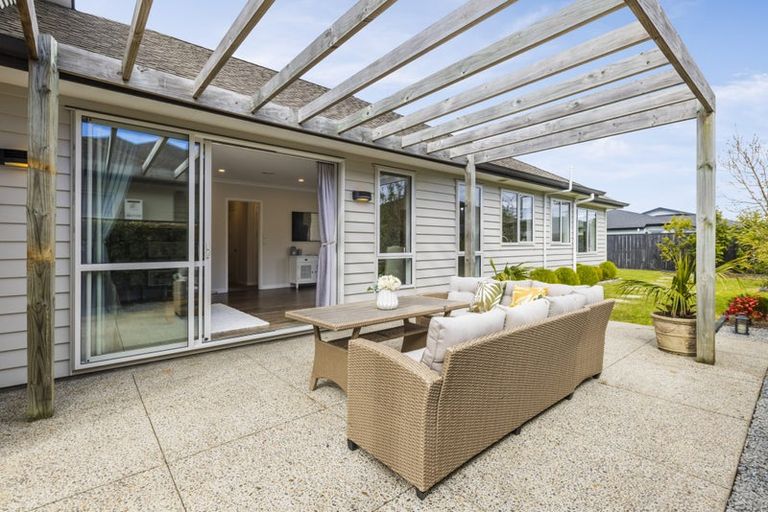 Photo of property in 14 Paso Fino Crescent, Karaka, Papakura, 2113