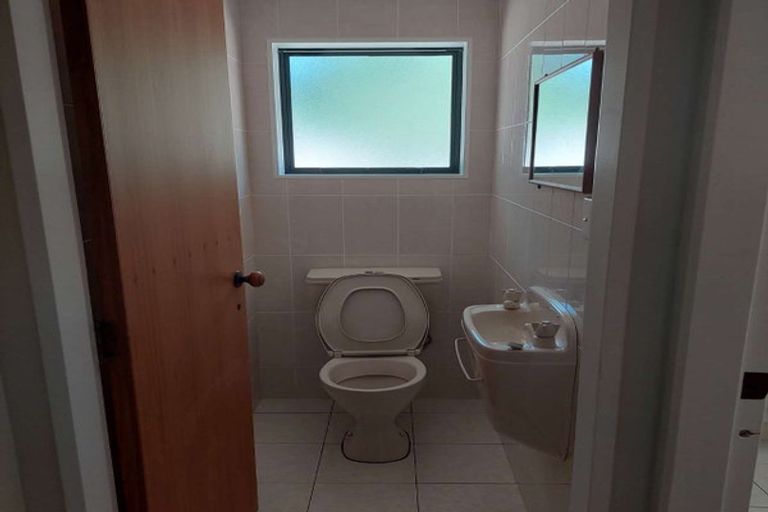 Photo of property in 17a Roy Street, Tawa, Wellington, 5028