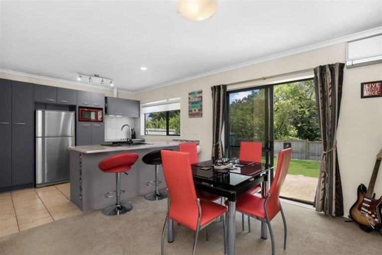 Photo of property in 11 Adair Place, Weymouth, Auckland, 2103