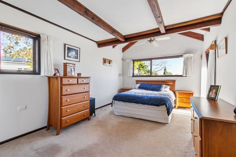 Photo of property in 73a Island Bay Road, Beach Haven, Auckland, 0626