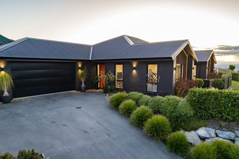 Photo of property in 17 Huntaway Close, Stoke, Nelson, 7011