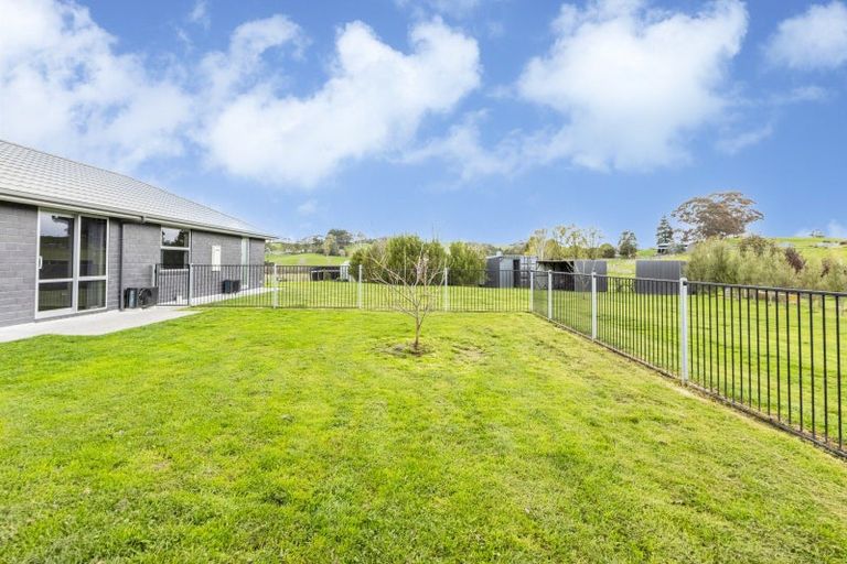 Photo of property in 52 Highlands Drive, Waipawa, 4210