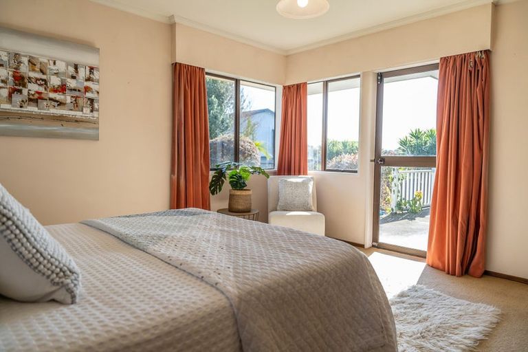 Photo of property in 21 Madill Road, St Andrews, Hamilton, 3200