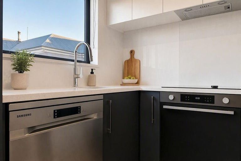 Photo of property in 173a Geraldine Street, Edgeware, Christchurch, 8013