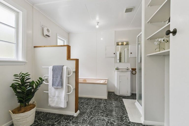 Photo of property in 20 Hinau Street, Tawa, Wellington, 5028