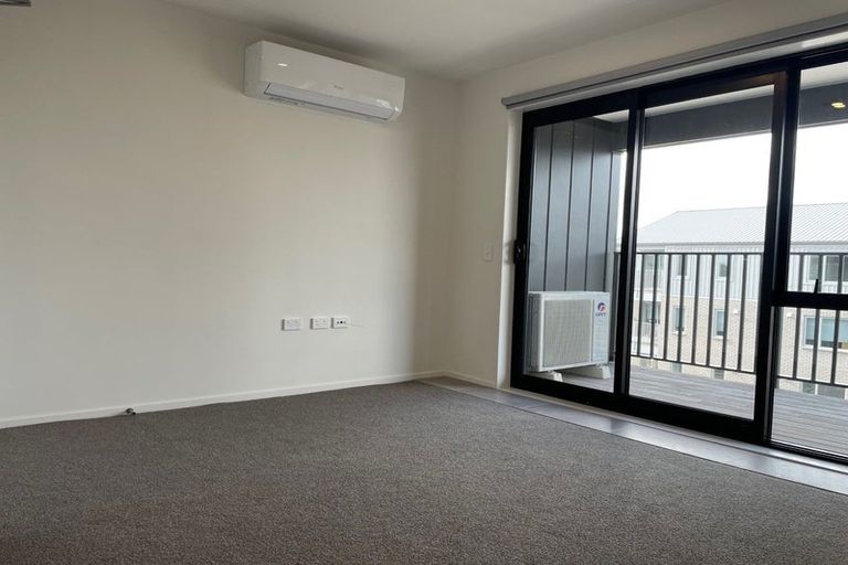 Photo of property in 105/28c Eileen Newey Place, Henderson, Auckland, 0612