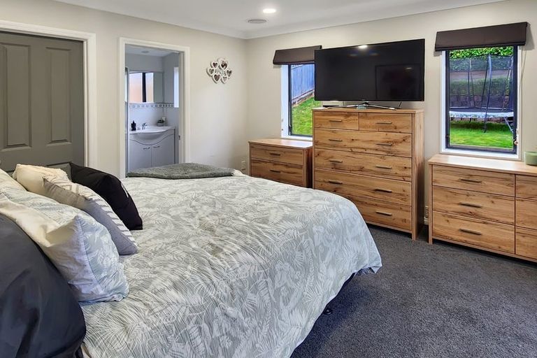 Photo of property in 16 Birkinshaw Grove, Riverstone Terraces, Upper Hutt, 5018