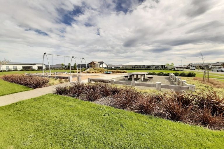 Photo of property in 8 Lawrence Drive, Rolleston, 7614