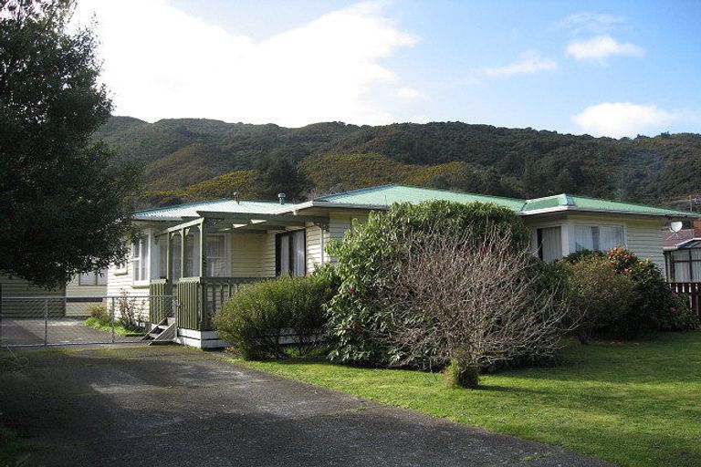 Photo of property in 101 Wood Street, Wainuiomata, Lower Hutt, 5014