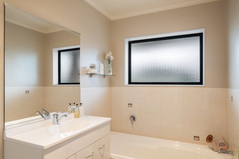 Photo of property in 172a Bartholomew Road, Levin, 5510