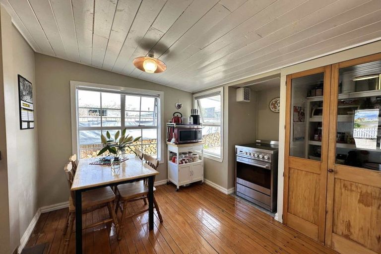 Photo of property in 195 Sale Street, Hokitika, 7810