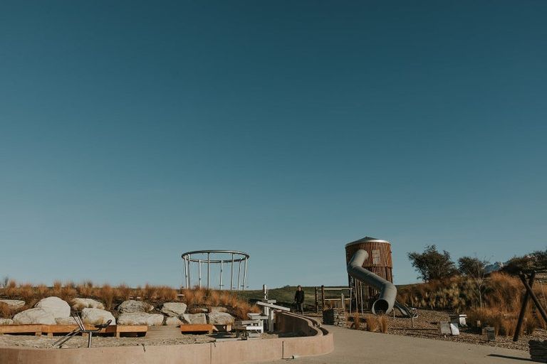 Photo of property in 9 Plough Street, Jacks Point, 9371