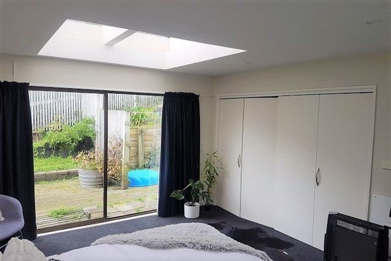 Photo of property in 3 Oak Avenue, Paremata, Porirua, 5024
