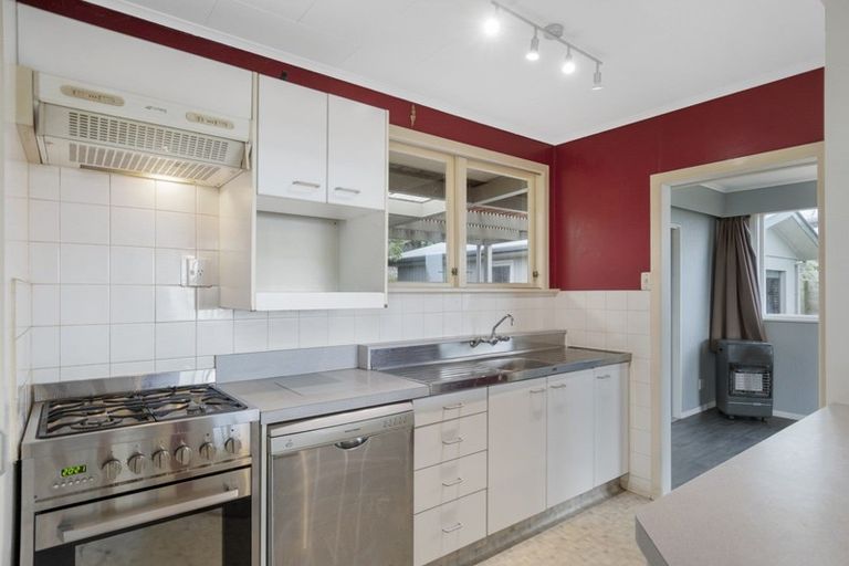 Photo of property in 30 Omokoroa Road, Omokoroa, 3114