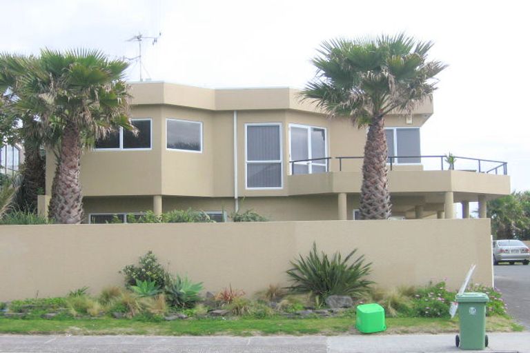 Photo of property in 7 Surf Road, Mount Maunganui, 3116