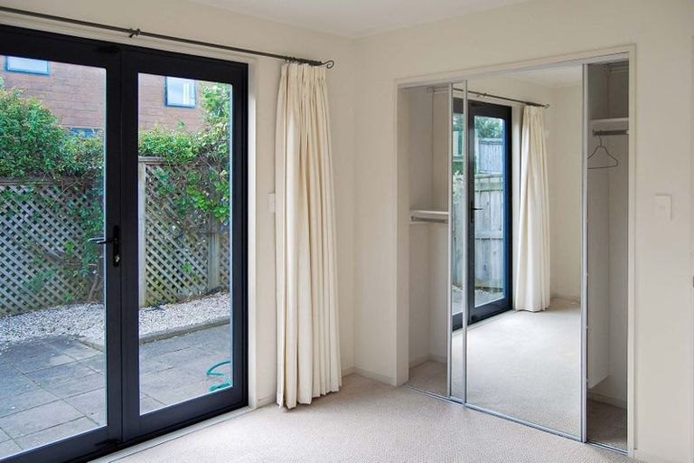 Photo of property in 2/346 The Parade, Island Bay, Wellington, 6023