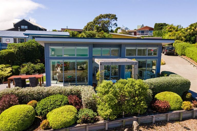 Photo of property in 7 Emerson Crescent, Diamond Harbour, Lyttelton, 8971