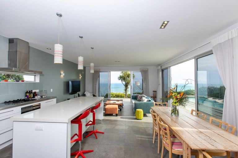 Photo of property in 411 Oaia Road, Muriwai, 0881