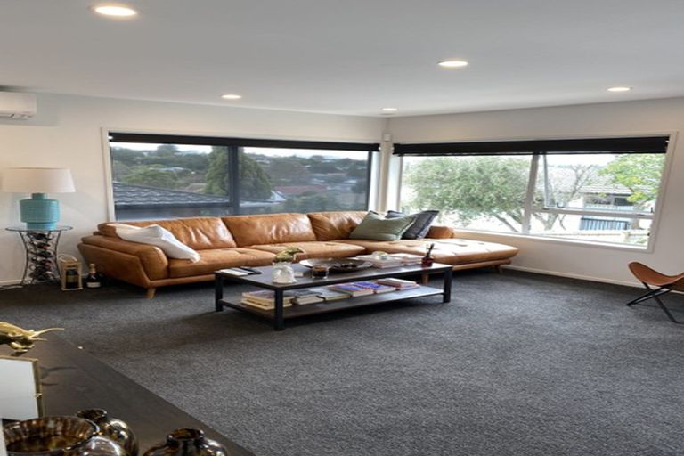 Photo of property in 2/97 Moore Street, Hillcrest, Auckland, 0627