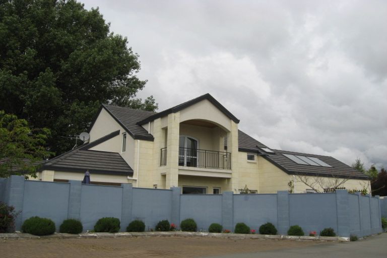 Photo of property in 30 Chateau Drive, Burnside, Christchurch, 8053