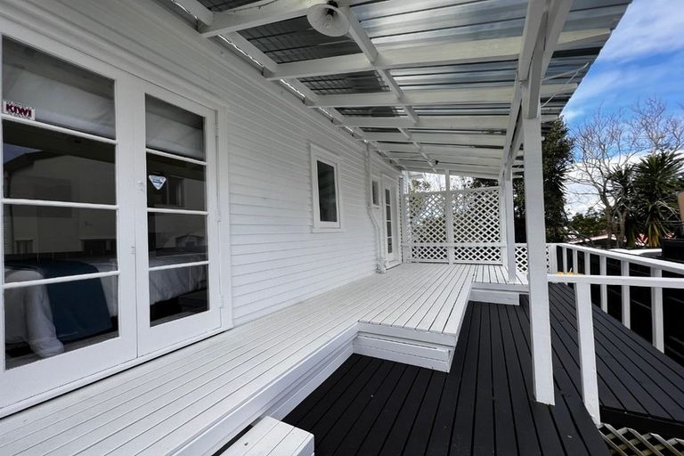 Photo of property in 1/7 Evan Street, Belmont, Auckland, 0622