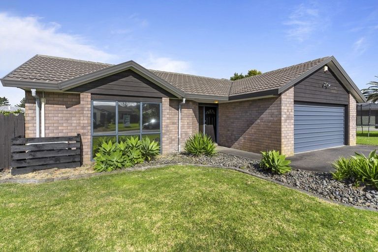 Photo of property in 22 Davington Way, Burswood, Auckland, 2013