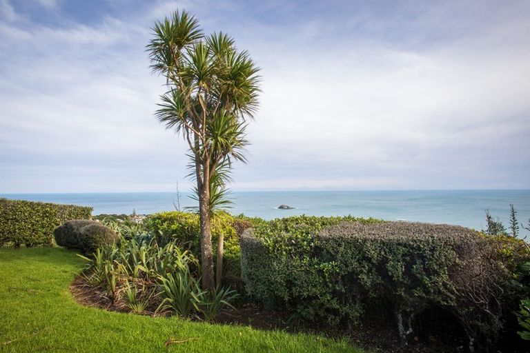 Photo of property in 411 Oaia Road, Muriwai, 0881